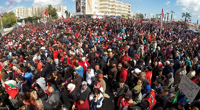 Tunus teröre karşı yürüyor