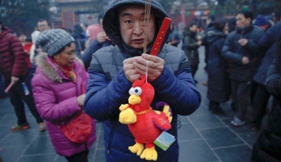 Çin Horoz Yılı'nı kutluyor