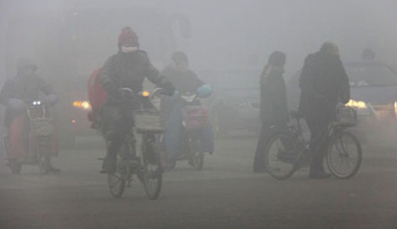Çin'de havayı kirleten bin 315 firmaya ceza!