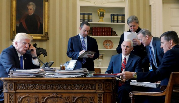 Beyaz Saray'da 'acil durum': Telefonları çıkarın!
