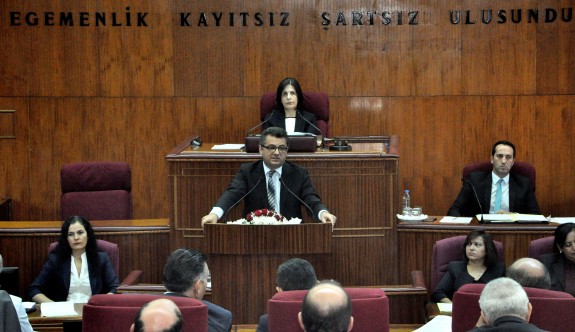 Erhürman'dan Meclisin geç açılmasına tepki
