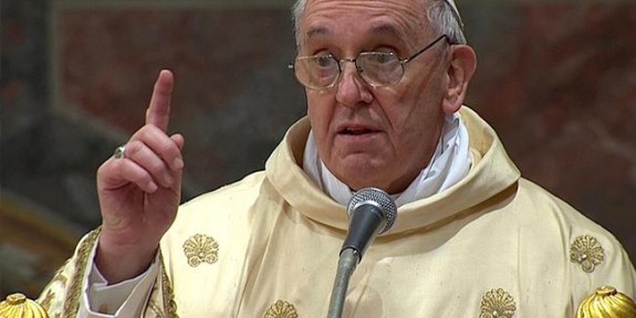 Papa: Dünya, silah tüccarlarına diz çöktü