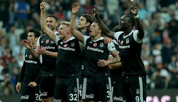 Beşiktaş şampiyonluğa koşuyor