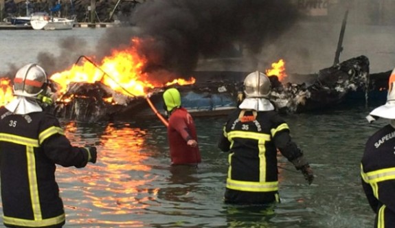 Fransa'da 22 tekne kül oldu