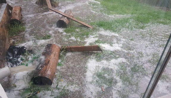 İskele bölgesinde dolu ve yağmur etkili oldu