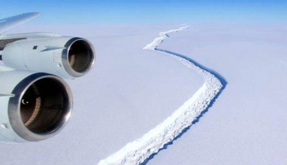 Antartika'da korkutan çatlak