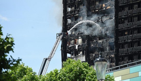 Londra'daki yangında ölü sayısı 17'ye yükseldi