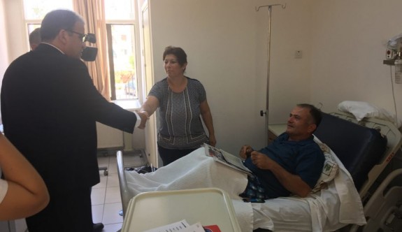 Sucuoğlu'ndan hastalara bayram ziyareti