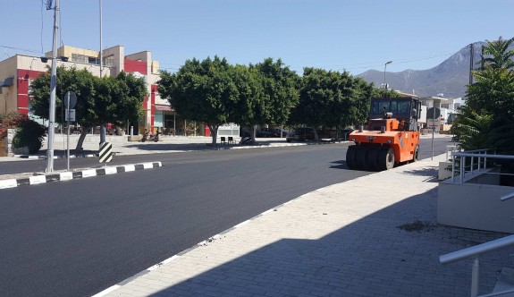 Girne'de yollar asfaltlanıyor