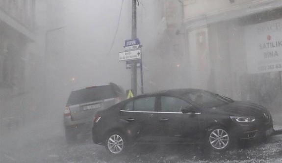 İstanbul yağmur ve doluya teslim