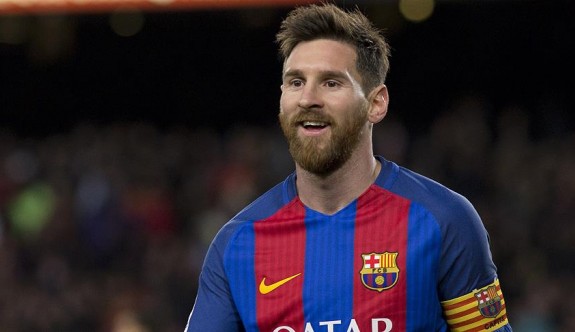 Messi 4 yıl daha Barcelona'da