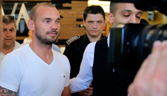 Sneijder, İstanbul'dan bu sabah ayrıldı