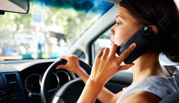 Araç kullanırken telefonda konuşmaktan ne zaman vazgeçeceğiz?