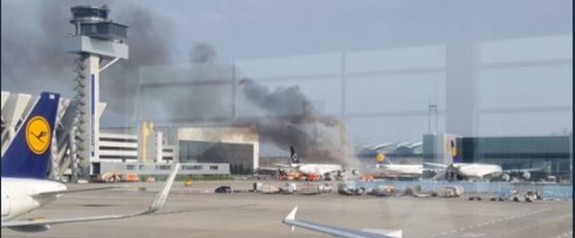 Frankfurt Havalimanı'nda  yangın