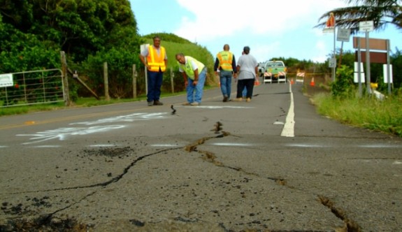 Hawaii'de 24 saatte 500 deprem