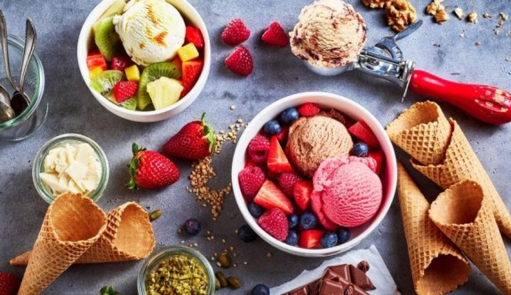 Evde lezzet dolu doğal dondurma nasıl yapılır?