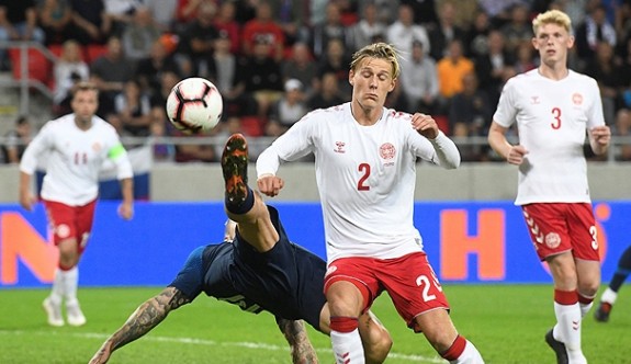 Danimarka, alt lig ve salon takımı futbolcularıyla sahaya çıktı