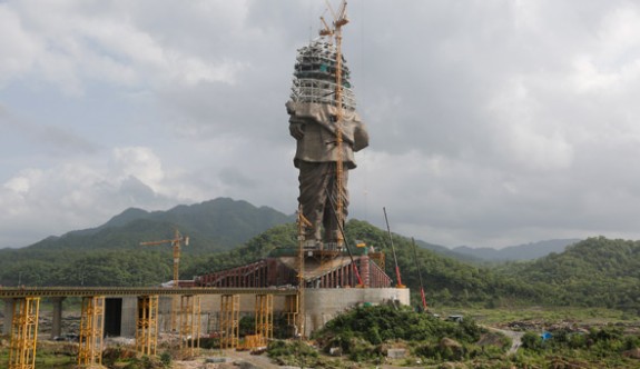 Dünyanın en büyük heykeli tamamlanma aşamasına geldi