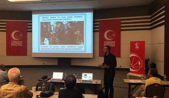 Emiroğlu, Türkiye'de seminer verdi