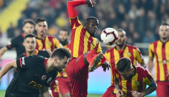 Galatasaray, liderliği Malatya'da bıraktı
