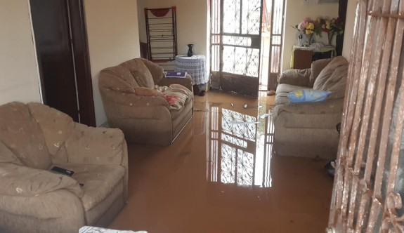 Esentepe'de birçok evi su bastı
