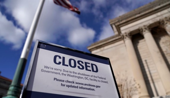 ABD'de bütçe krizi: Hukümeti kapattı