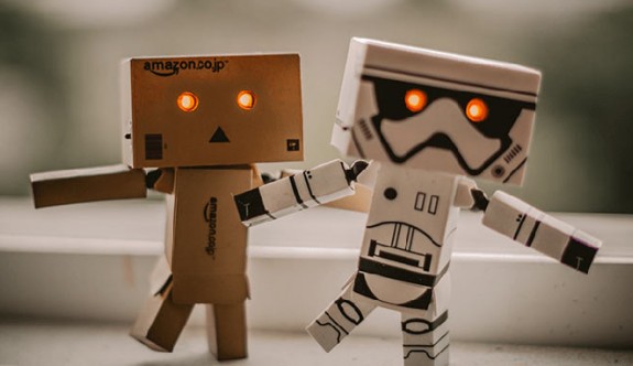 Amazon'un yapay zekalı robotu 24 çalışanı hastanelik etti