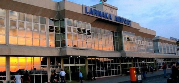 Larnaka Havalimanı'nda 20 kilo hintkeneviri ele geçirildi