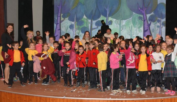 Limasol Sosyal Sorumluluk Kurumu 'Tabtab' oyununu İskele'ye taşıdı