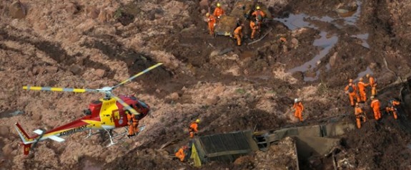 Brezilya'da baraj çöktü