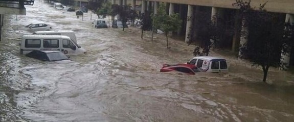 İspanya'da şiddetli yağış 3 can aldı