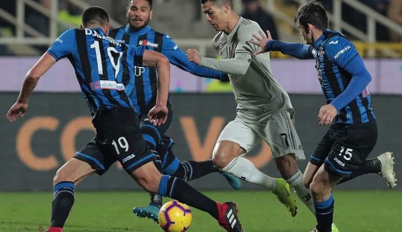 Ronaldo'lu Juventus kupada yıkıldı