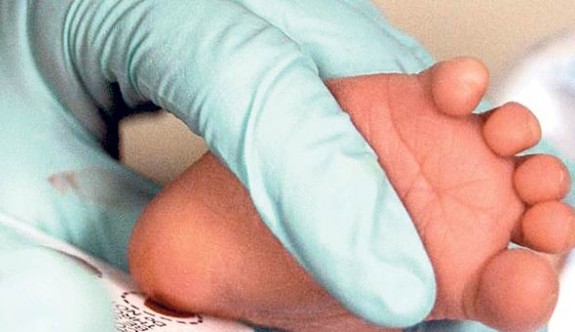 Yeni doğan bebeğinize mutlaka topuk kanı testi yaptırın