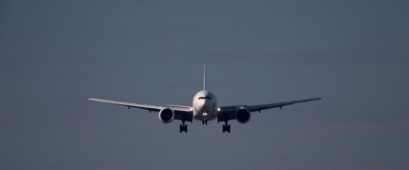 Havalimanında unutulan bebek uçağı geri döndürdü
