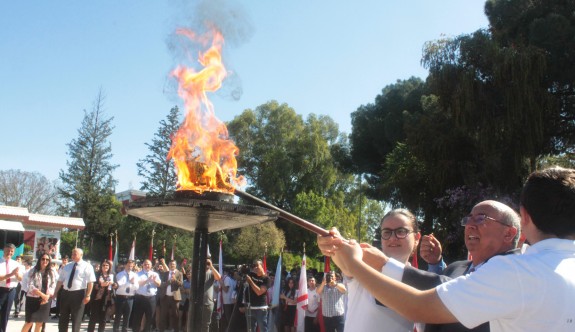 Gençlik ateşi Atatürk Anıtı'nda yakıldı