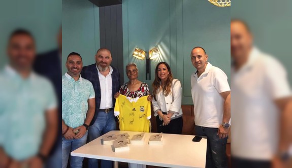 Fenerbahçeliler Derneği, Ayten Berkalp’i onurlandırdı