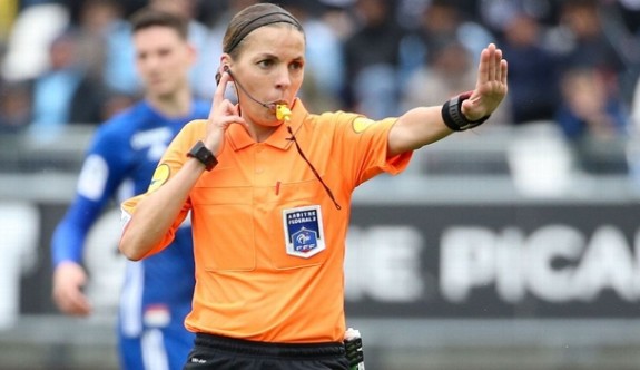 Ligue 1'de kadın hakem dönemi