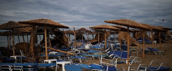 Yunanistan'da fırtına can aldı: 6 ölü