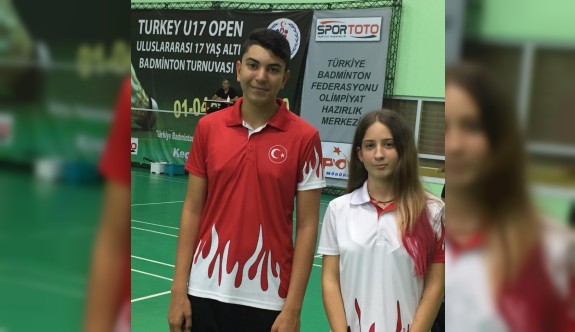 Badmintoncularımız Ankara’da yarışıyor