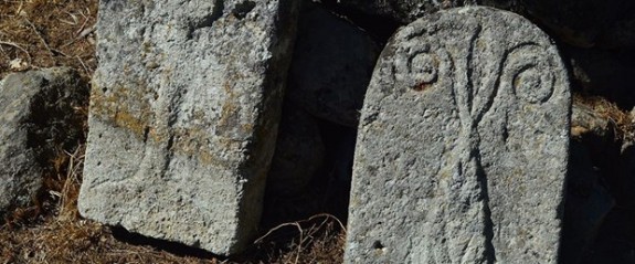 Bursa'da yüzlerce yıllık koç başlı mezar taşı bulundu