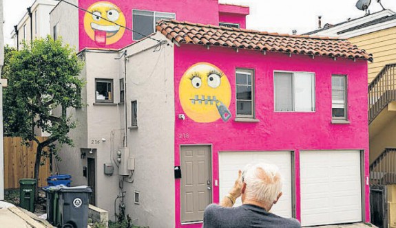 Komşulara tokat gibi emoji yanıtı