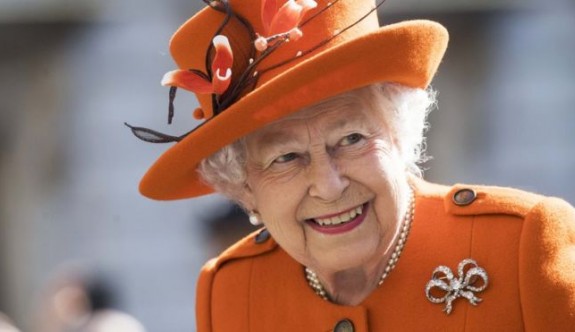 İngiltere Kraliçesi iş ilanıyla Sosyal Medya Sorumlusu arıyor