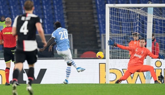Lazio, Juventus'a ilk yenilgiyi tattırdı