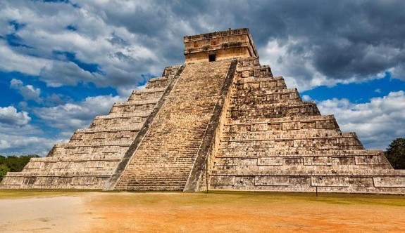 Obruk Gölü üzerindeki gizemli Maya piramidi El Castillo