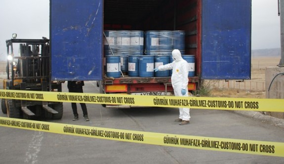 Van'da sınır kapısında 18 ton siyanür ele geçirildi