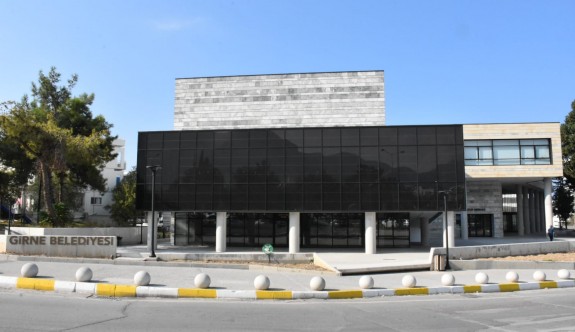 Girne Belediyesi yeni binasında