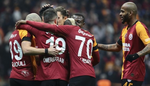 Galatasaray az atıyor, az yiyor
