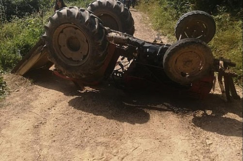 Ergazide traktör devrildi: 1 kişi ağır yaralandı