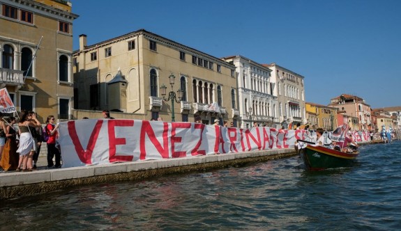 Venedik'te "turist istemiyoruz" protestosu