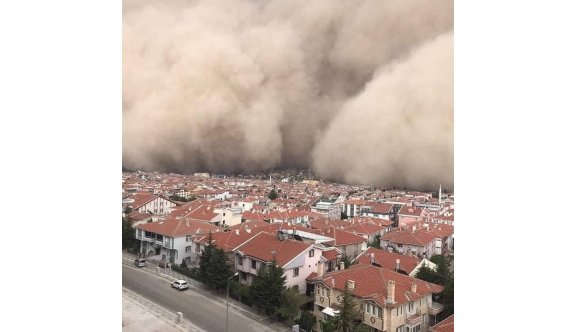 Ankara'da kum fırtınası: 6 yaralı